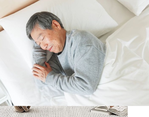 Người già hoàn toàn có thể nằm đệm bông ép